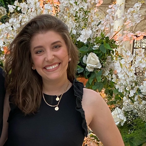 Meet your Posher, Kelly - Picture 2 of 5